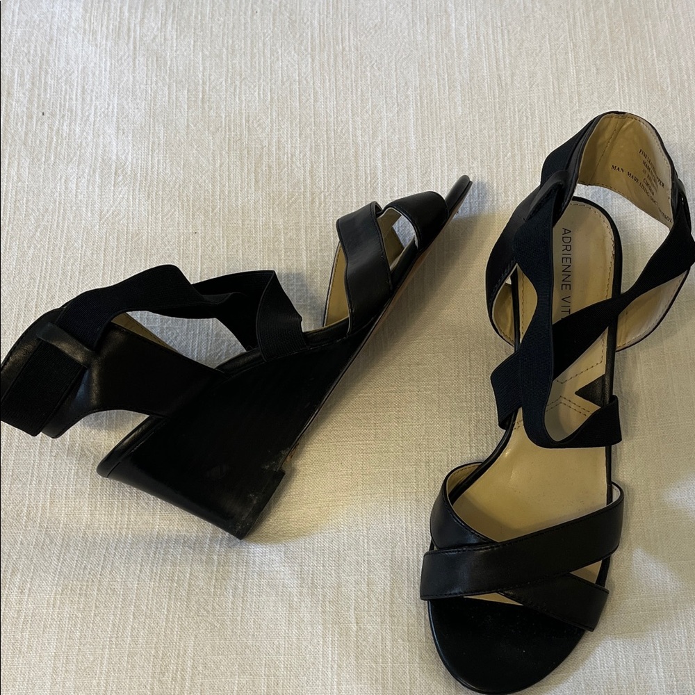 Adrienne Vittadini Black Wedge Sandals